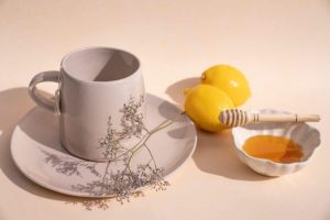 teh hangat, lemon dan madu
