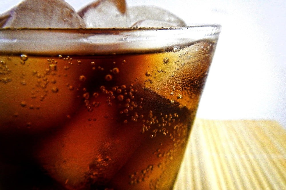 Lebih Baik Minum Teh Manis atau Soda